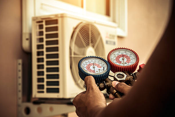 Professional Heat Pump Repair technician working in Woodbridge, NJ